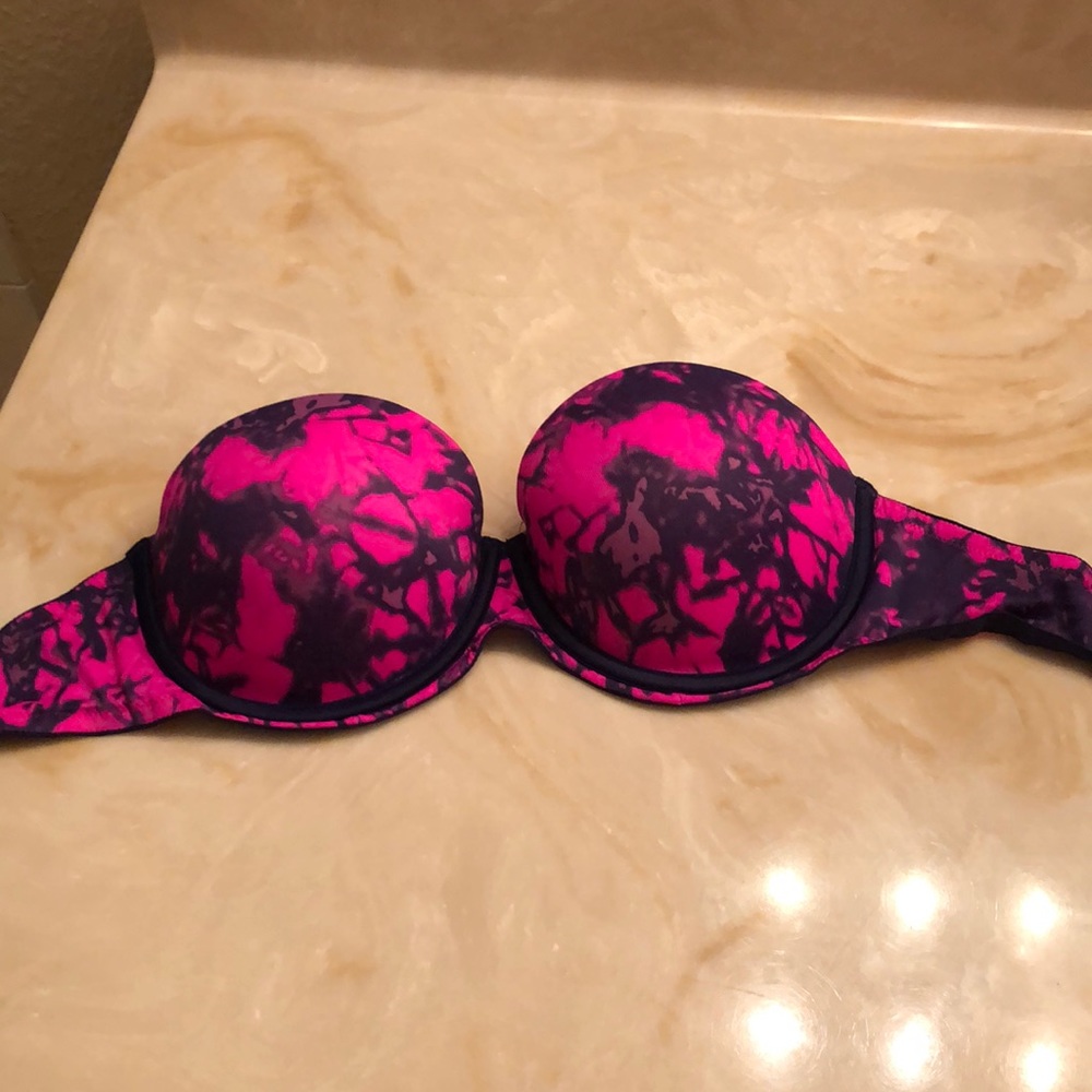 Victoria secret bra.